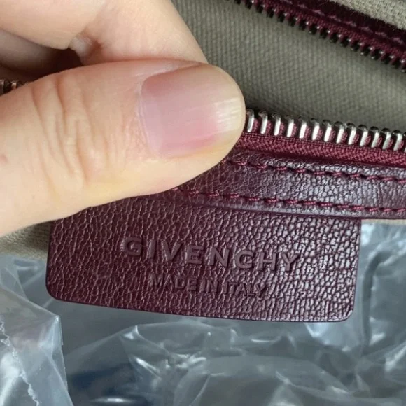 Givenchy Antigona Handbag in Oxblood - Picture 6 of 11